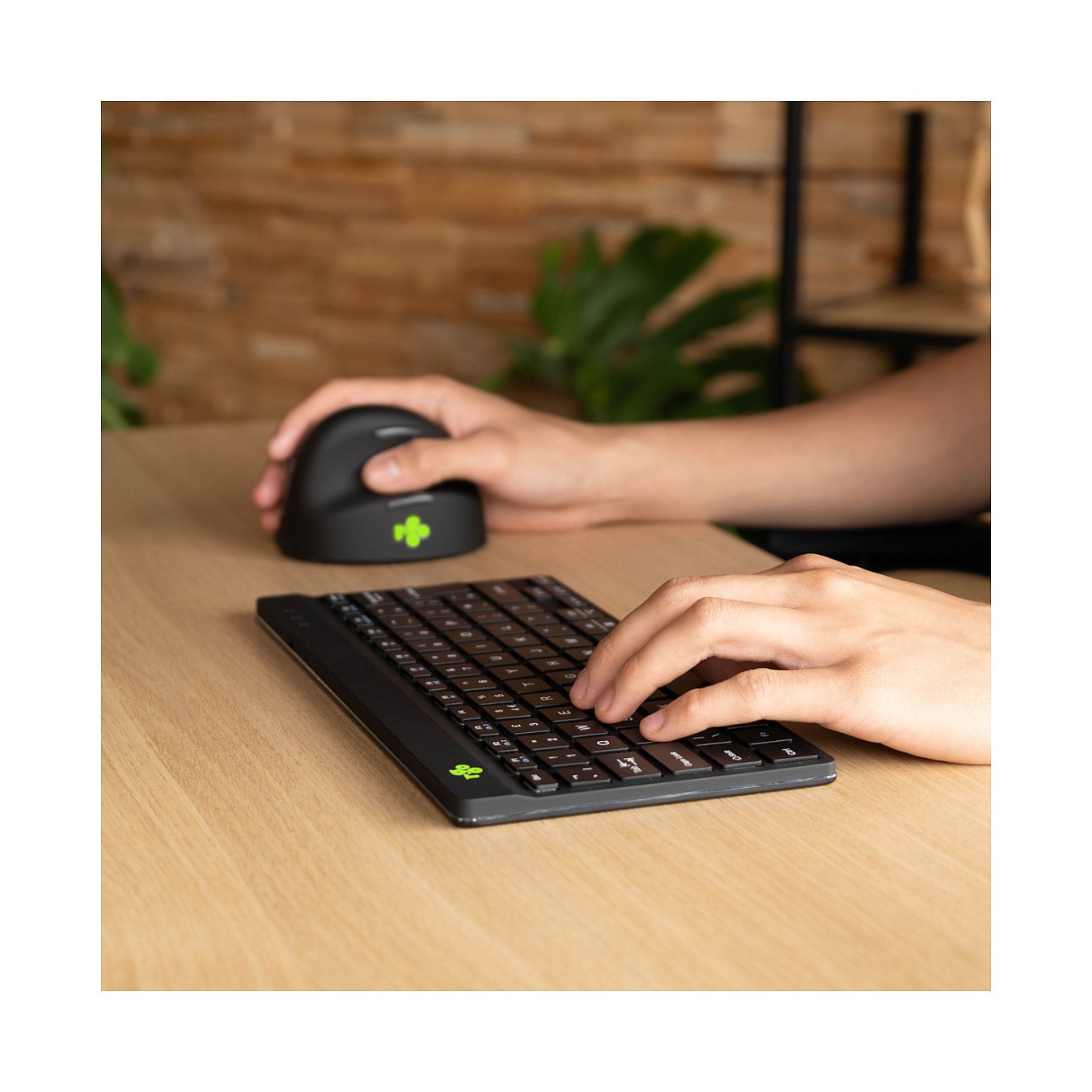 Buy R-GO COMPACT BREAK ERGONOMIC KEYBOARD QWERTZ(DE)BLUETOOTH B in Cyprus, Nicosia, Limassol, Larnaka, Pafos