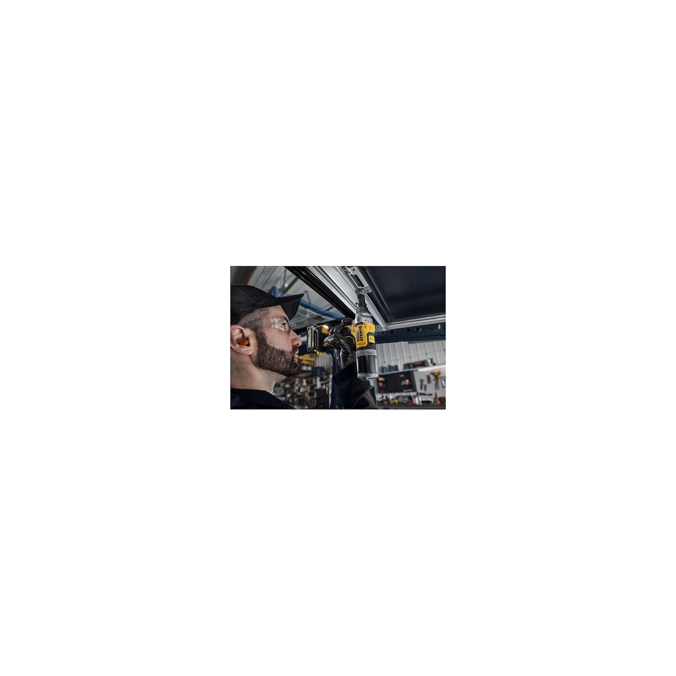 Buy DEWALT Akku-Nietpistole. 18V. Basisversion in Cyprus, Nicosia, Limassol, Larnaka, Pafos