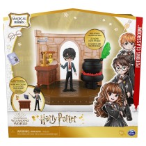 Buy Spinmaster Wizarding World Harry Potter - Hogwarts Zaubertrnke Klassenzimmer Spielset mit exklusiver Harry Potter Sam... in 