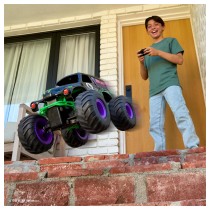 Buy Spinmaster Monster Jam - Smash 'n Bash Grave Digger. (Mastab 1:15) in Cyprus, Nicosia, Limassol, Larnaka, Pafos