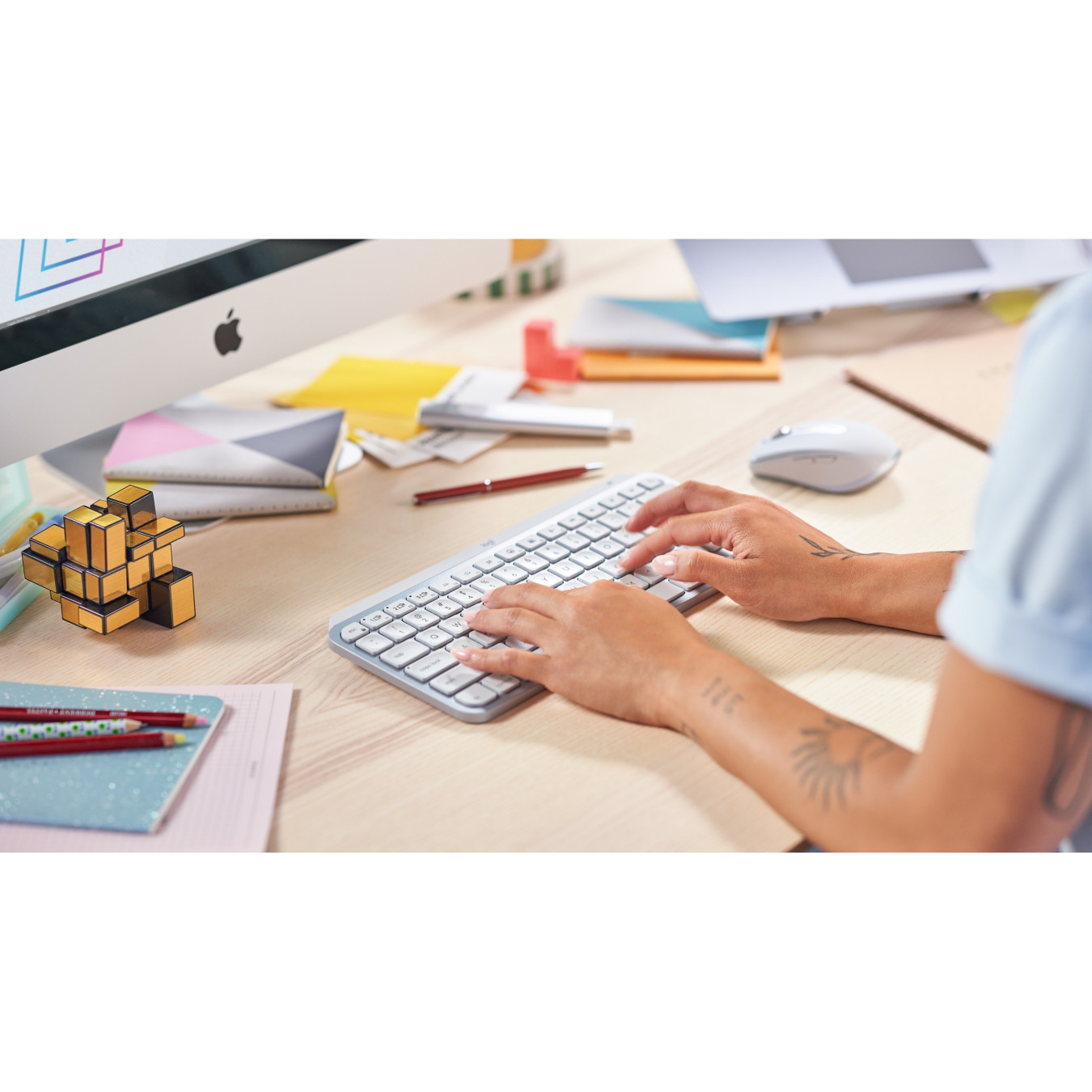 Logitech MX Keys Mini - Compact Wireless QWERTZ Keyboard - Pale Gray, LED Backlight, Bluetooth & Logi Bolt