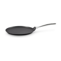 Buy Le Creuset Crepe Pan Non-Stick NonStick 28cm black Schwarz (51106280010002) in Cyprus, Nicosia, Limassol, Larnaka, Pafos