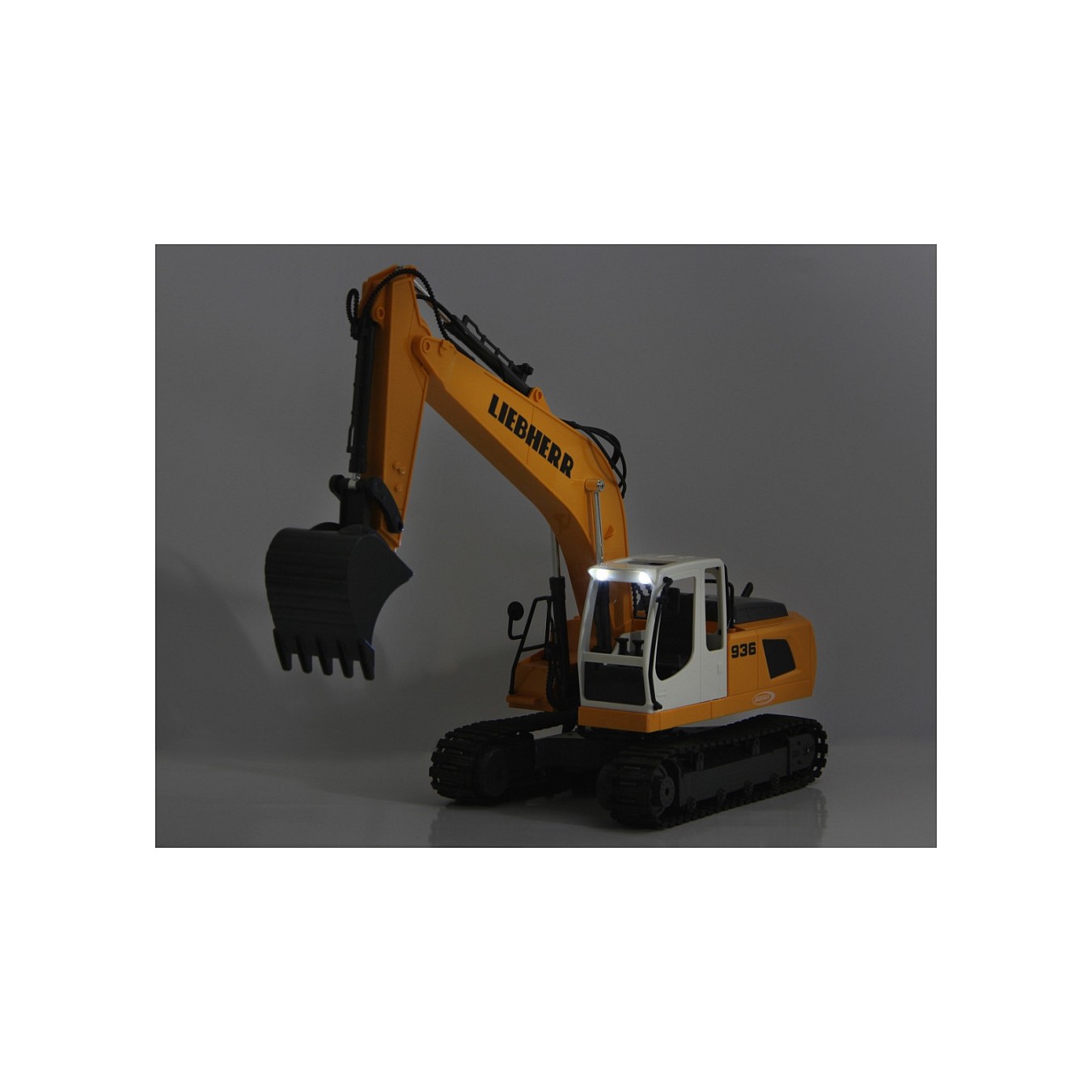 Buy Jamara Bagger Liebherr R936 1:20 2.4G 6+ in Cyprus, Nicosia, Limassol, Larnaka, Pafos