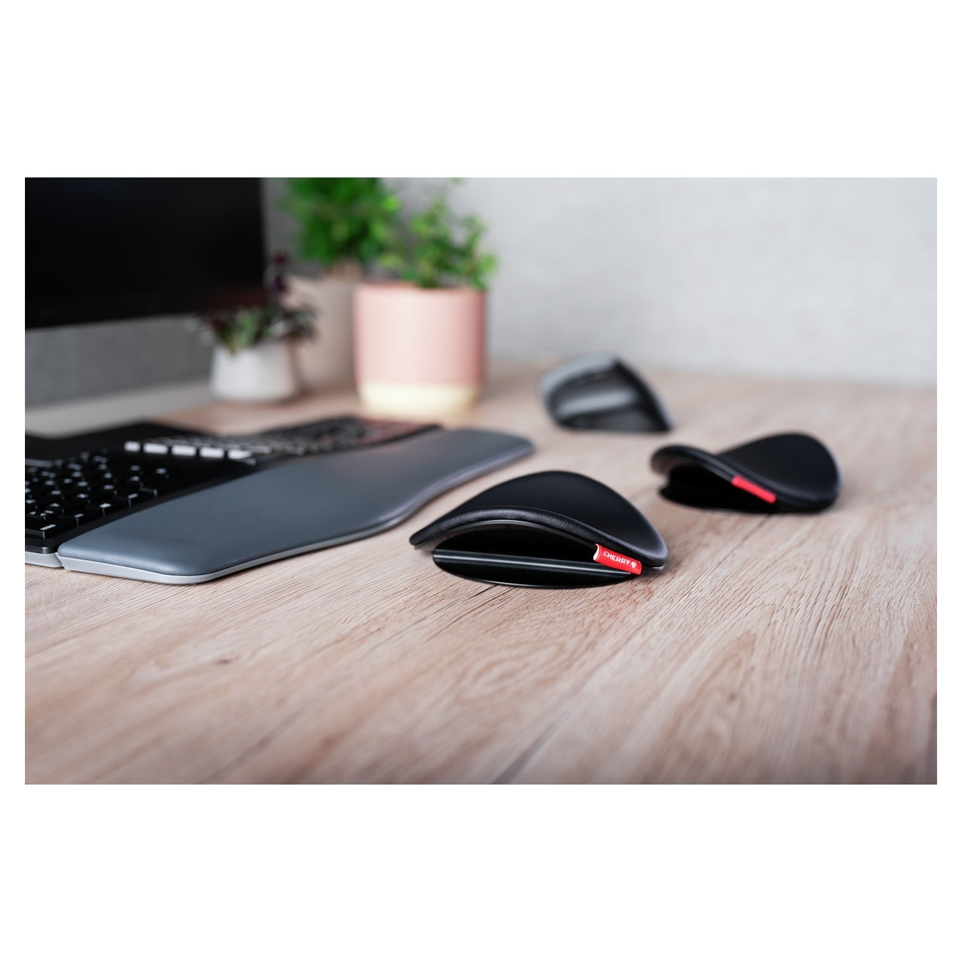 Cherry SLIDEPAD ERGO - Ergonomic Wrist Rest - Black — Buy in Cyprus with Fast Delivery