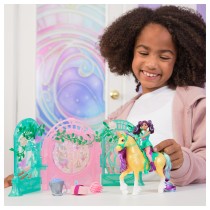 Buy Spinmaster Unicorn Academy - Ava & Einhorn Leaf Stall Spielset mit Farbwechseleffekt in Cyprus, Nicosia, Limassol, Larnaka, 