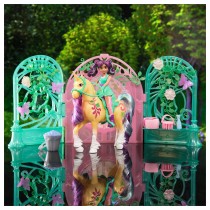 Buy Spinmaster Unicorn Academy - Ava & Einhorn Leaf Stall Spielset mit Farbwechseleffekt in Cyprus, Nicosia, Limassol, Larnaka, 