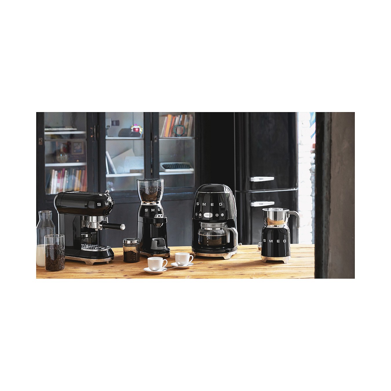 Buy SMEG Filter-Kaffeemaschine 50s Style DCF02BLEU, schwarz in Cyprus, Nicosia, Limassol, Larnaka, Pafos