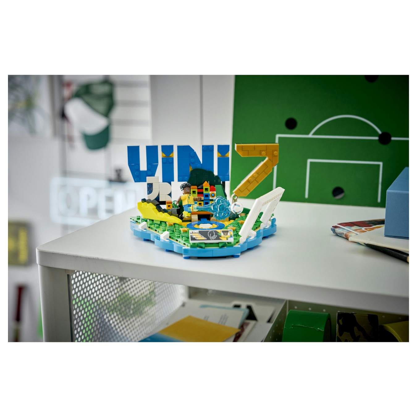 Buy 43027 Editions Vini Jr. - Fuball-Highlights in Cyprus, Nicosia, Limassol, Larnaka, Pafos