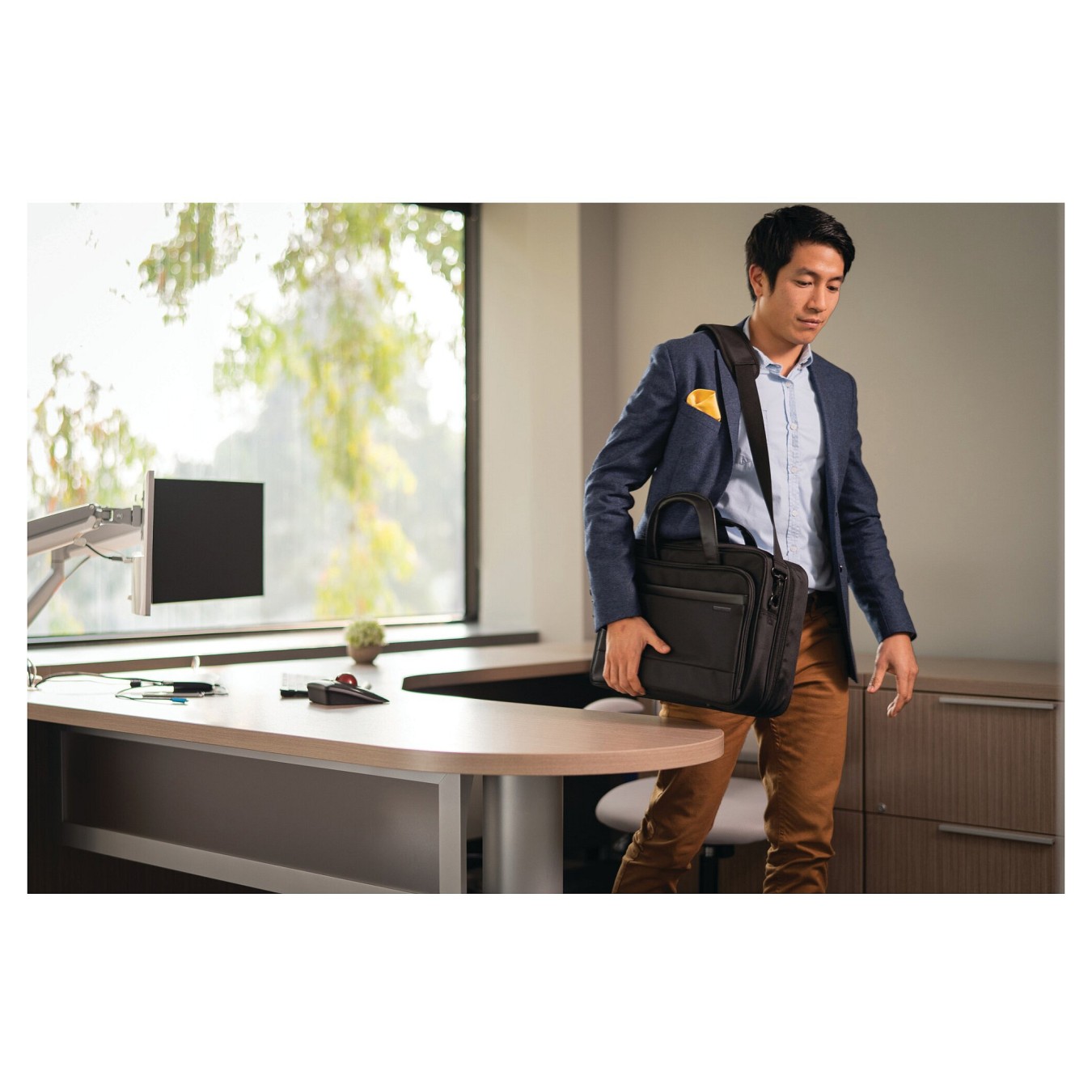Buy Kensington NB Tasche Contour 2.0 15.6' Business in Cyprus, Nicosia, Limassol, Larnaka, Pafos