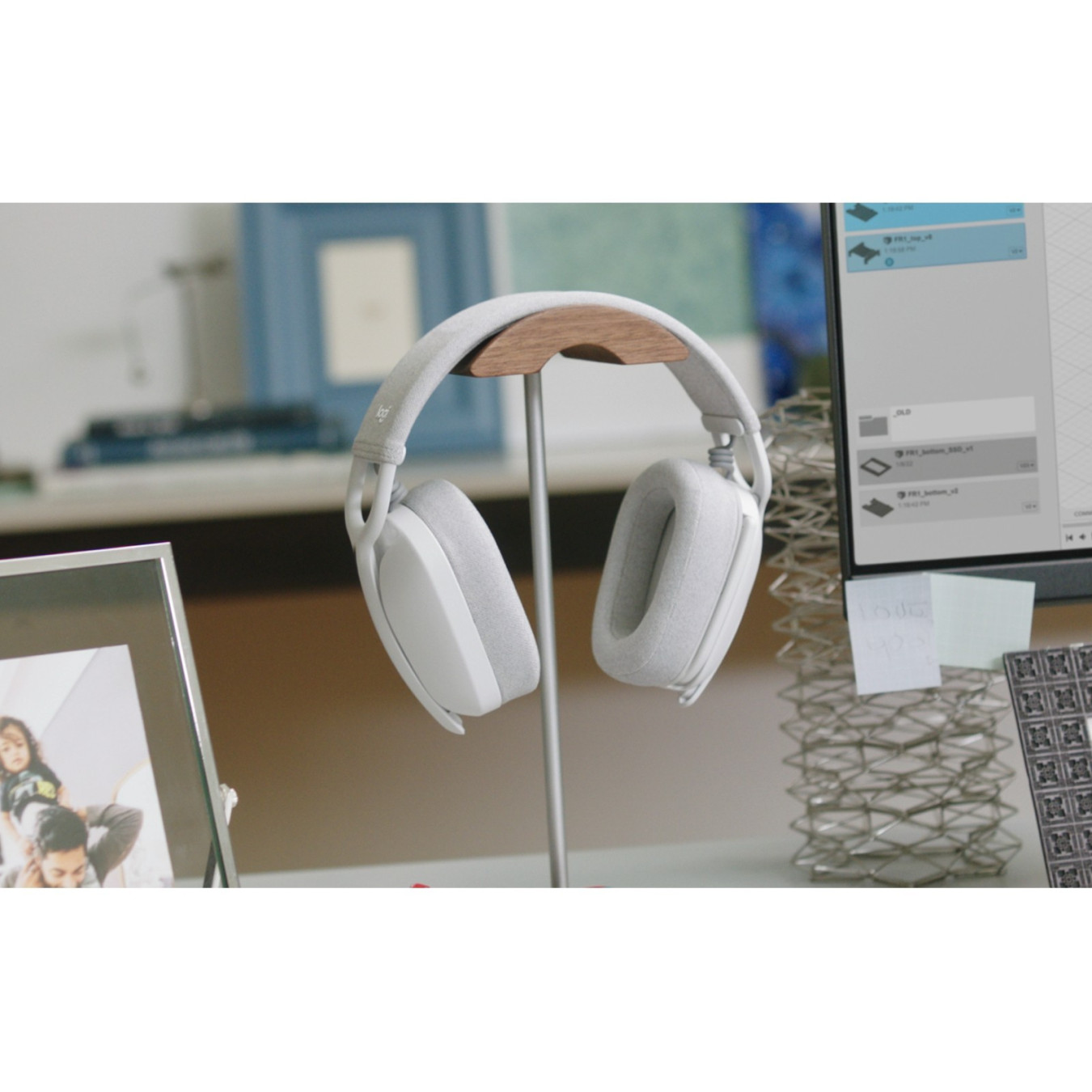 Logitech Zone Vibe 100 - Bluetooth 5.2 Over‑Ear Headset - Off‑White, Boom Mic, 20h Battery, USB‑C
