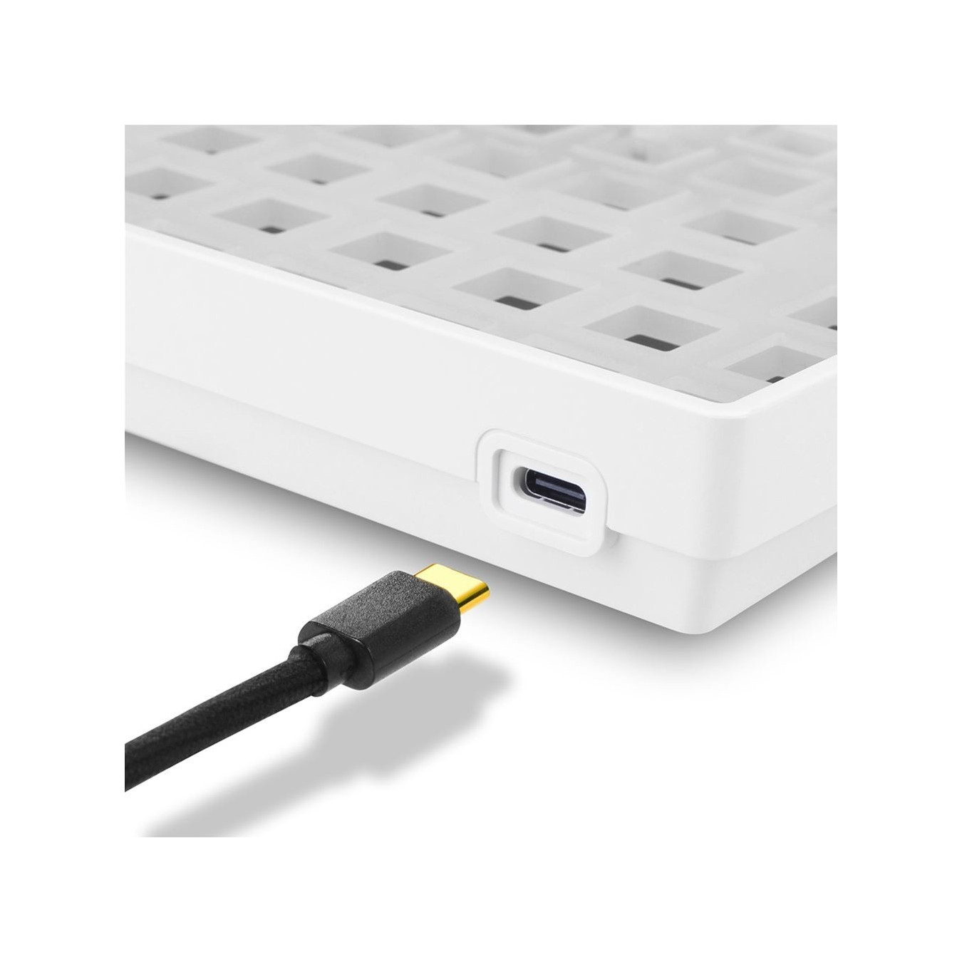 Sharkoon SKILLER SGK50 S3 Barebone - 75% RGB Barebone Keyboard, White, 256KB Onboard, USB-C 1.5m, 1000 Hz