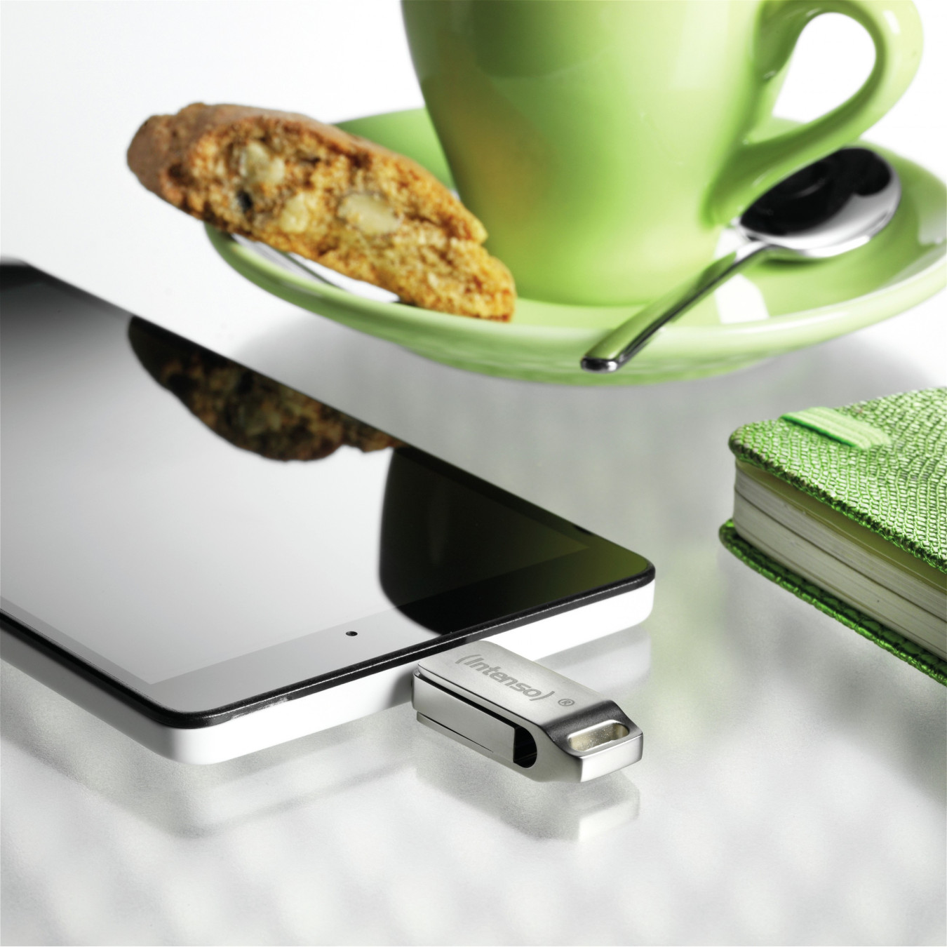 Intenso cMobile Line - 128GB USB-C/USB-A Flash Drive - Silver, USB 3.2 Gen1, 70 MB/s, Swivel Keyring
