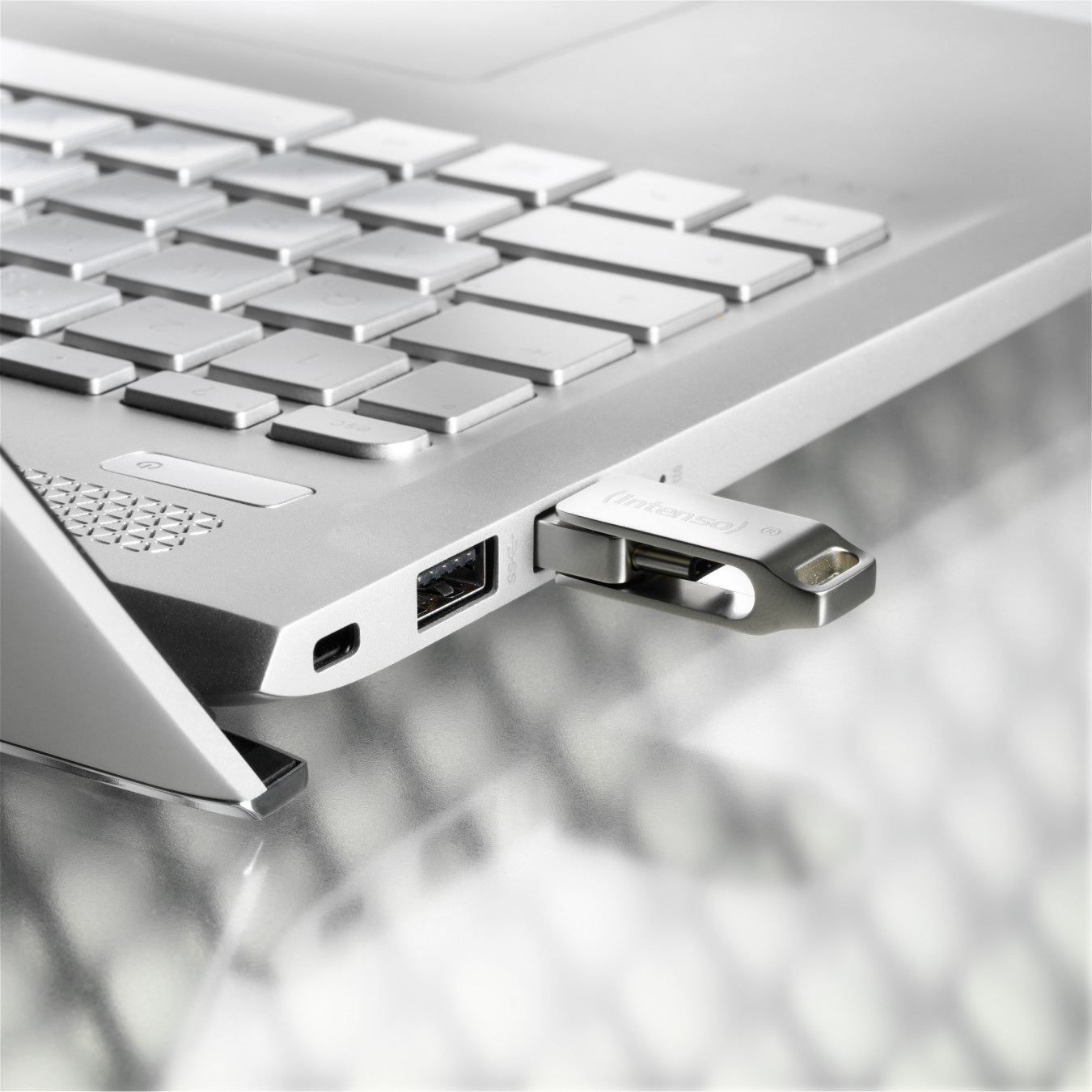 Intenso cMobile Line - 128GB USB-C/USB-A Flash Drive - Silver, USB 3.2 Gen1, 70 MB/s, Swivel Keyring