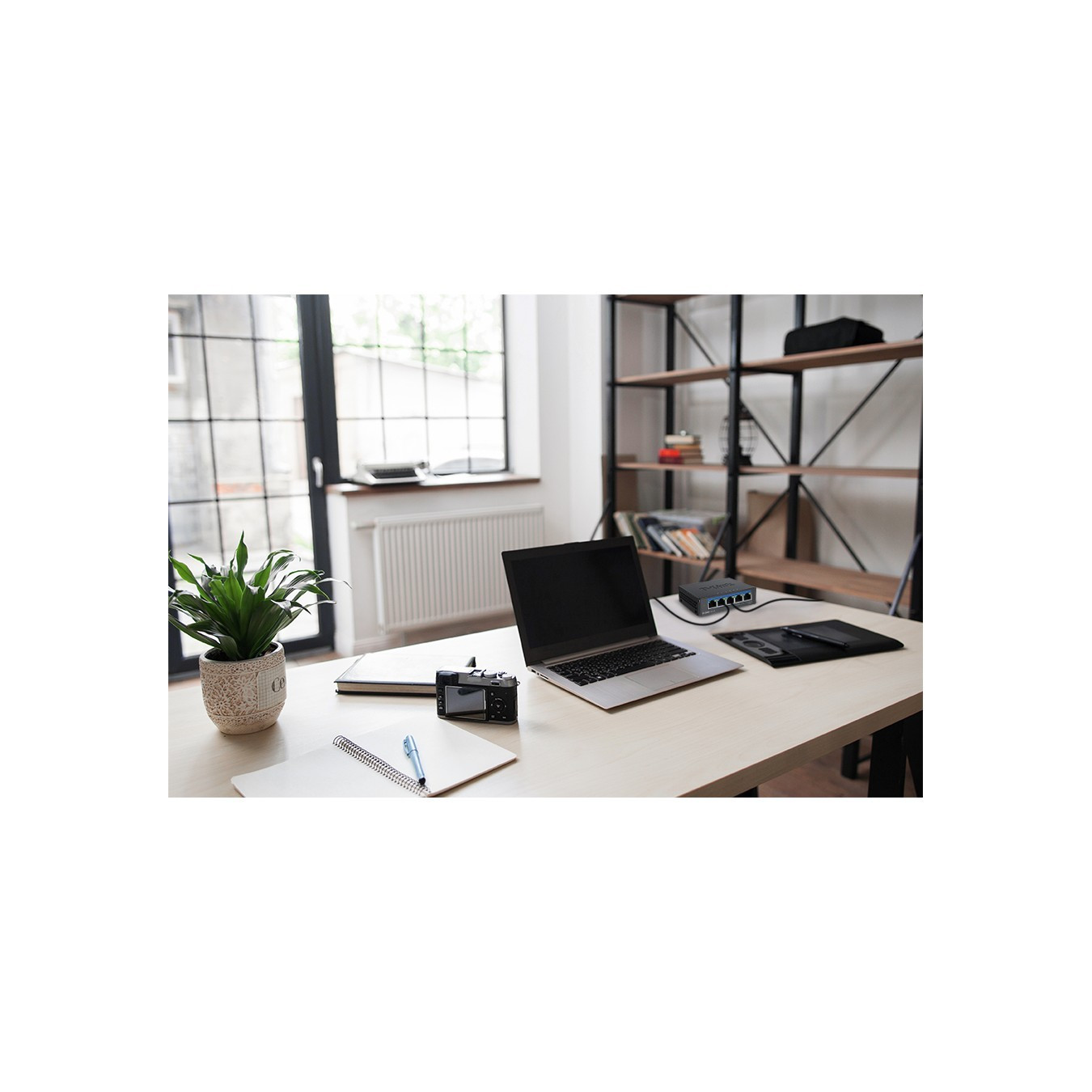 D-Link DMS-105 - 5-Port 2.5G Unmanaged Multi-Gig Desktop Switch - Black — Buy in Cyprus with Fast Delivery
