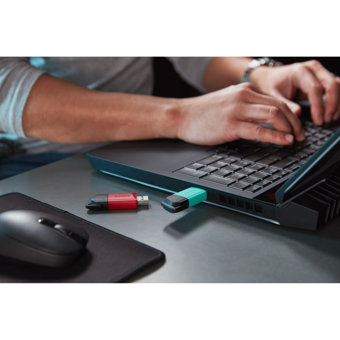 Kingston DataTraveler Exodia M - 128GB USB 3.2 Gen1 - Black/Red Slide USB-A Flash Drive — Buy in Cyprus with Fast Delivery