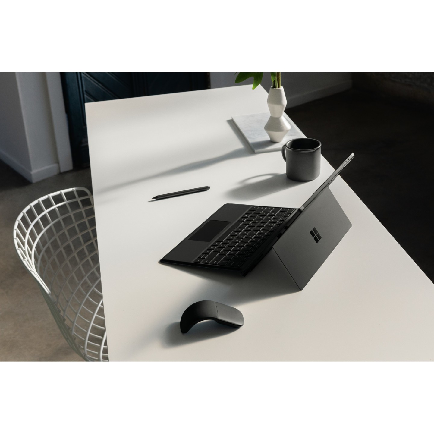 Microsoft Surface Arc Mouse Black - Bluetooth 4.1 BlueTrack Ambidextrous (Boxed) — Buy in Cyprus with Fast Delivery