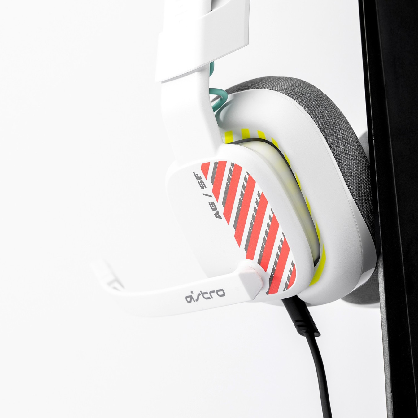 ASTRO A10 Gen 2 Wired Gaming Headset - White - 3.5mm Jack, Closed-Back, Boom Mic, Multi-Platform
