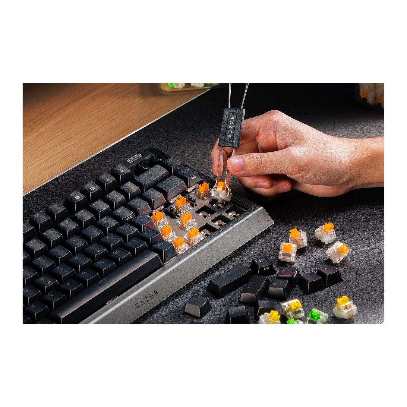 Razer BlackWidow V4 75% - Black US-International Layout - Razer Orange — Buy in Cyprus with Fast Delivery