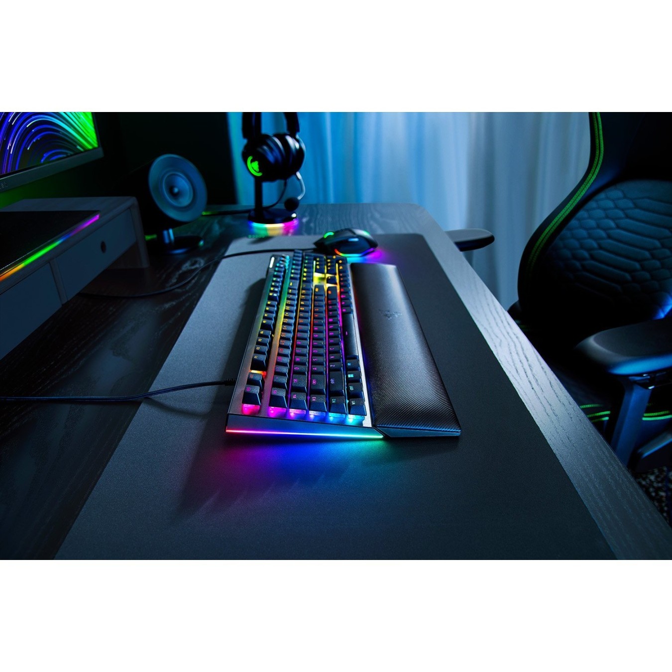 Razer BlackWidow V4 Green Switch Keyboard - V4 - Green Optical Switch, Per-Key RGB, Wired, 100% Full-Size, Windows