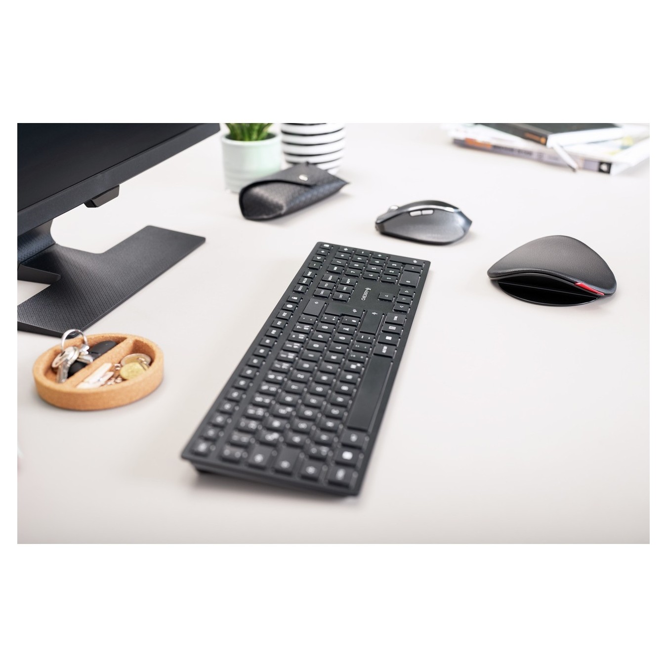 Cherry KW 9100 SLIM US-ENG KEYBOARD - 9100 - US layout, slim profile — Buy in Cyprus with Fast Delivery