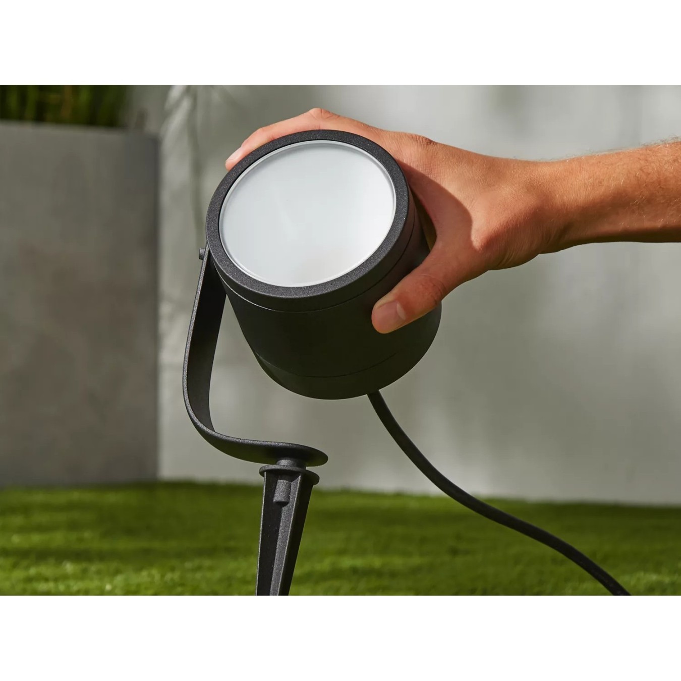 Philips Hue Lily XL Spot - RGB color, Dimmable, Zigbee, Floor Lamp — Buy in Cyprus with Fast Delivery