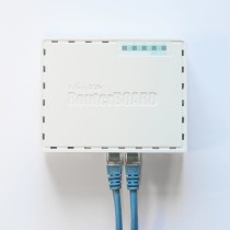 MikroTik RB750Gr3 – 5-Port Gigabit Ethernet Router – Dual-Core 880MHz CPU 256MB RAM | Armenius Store