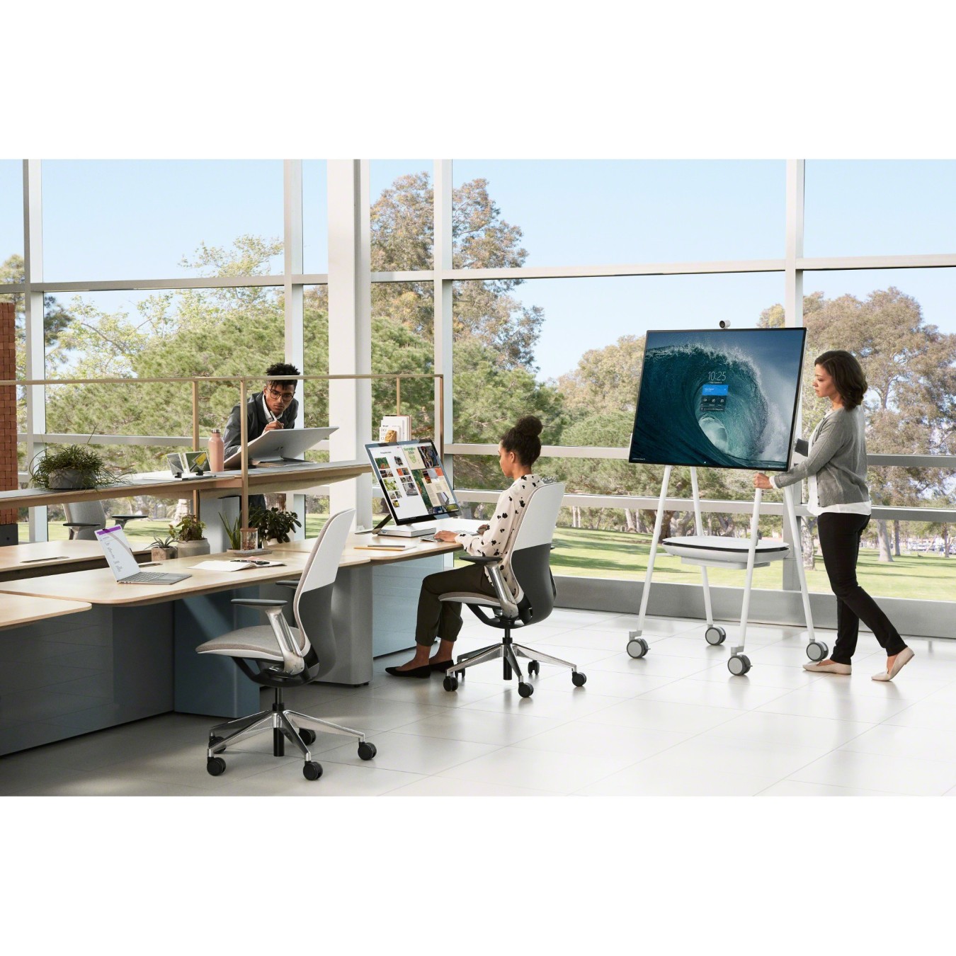 APC Smart-UPS CSH2 Portable Li-Ion Battery for Microsoft Surface Hub 2 - CSH2 - Portable UPS Battery