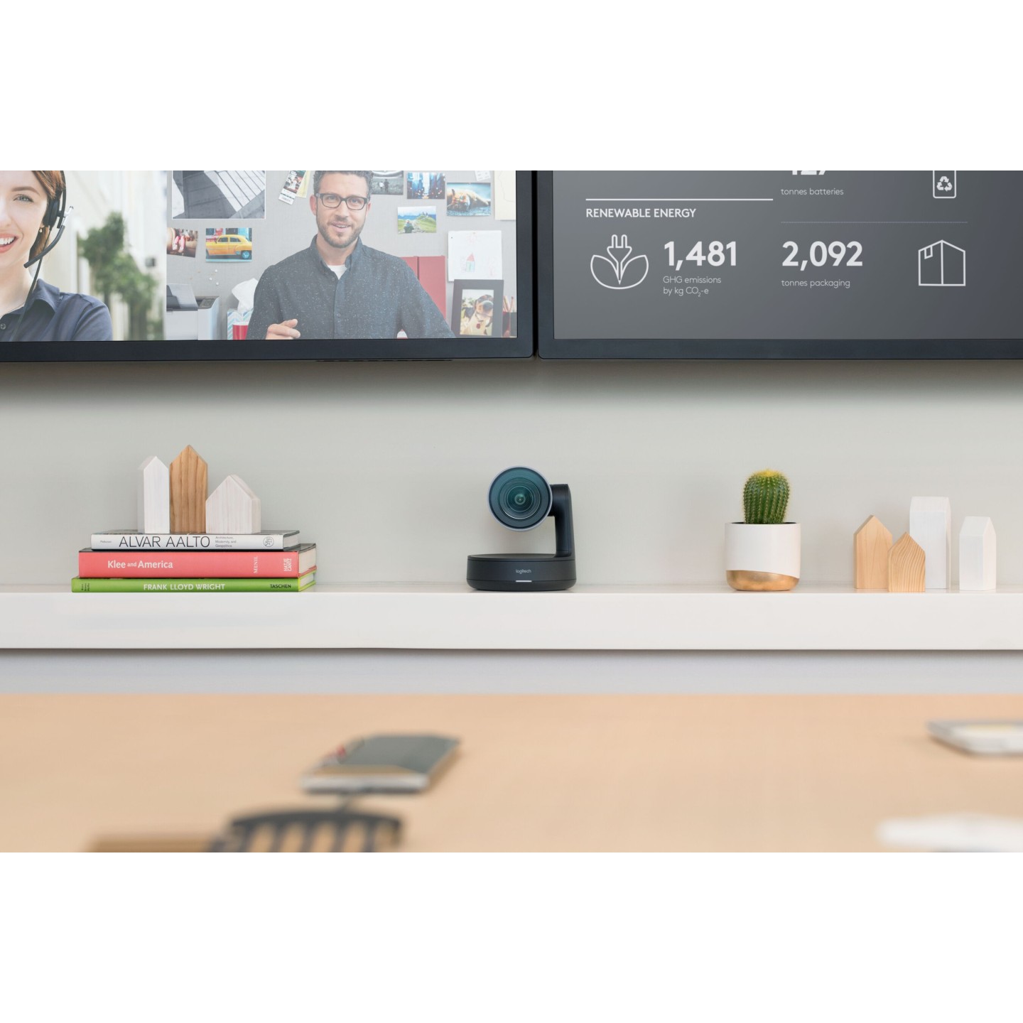 Logitech Rally Ultra HD PTZ Camera - 960-001227 - 4K 60fps, 15x Digital Zoom, 90° FOV, Black