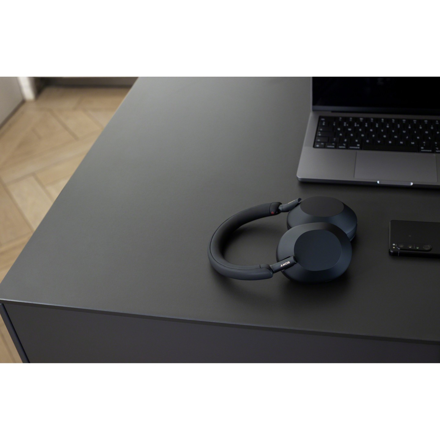 Sony WH-1000XM5B - Black - Wireless Over-Ear ANC Headphones with Microphone — Buy in Cyprus with Fast Delivery